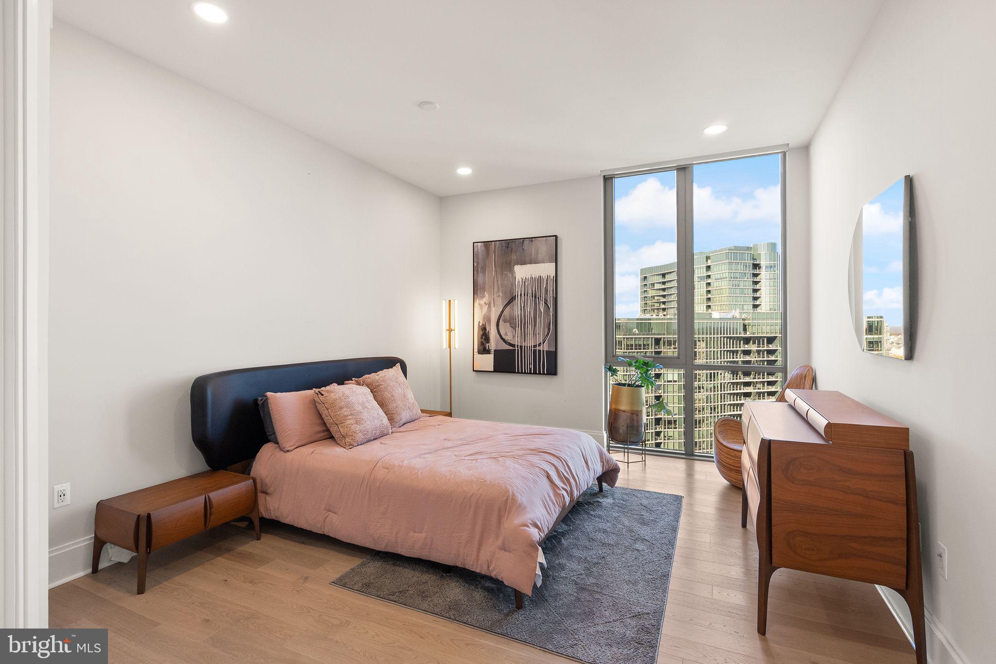TYSONS CORNER - Residential