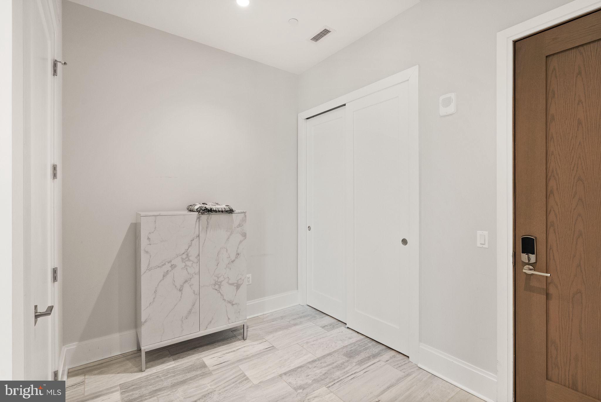 TYSONS CORNER - Residential