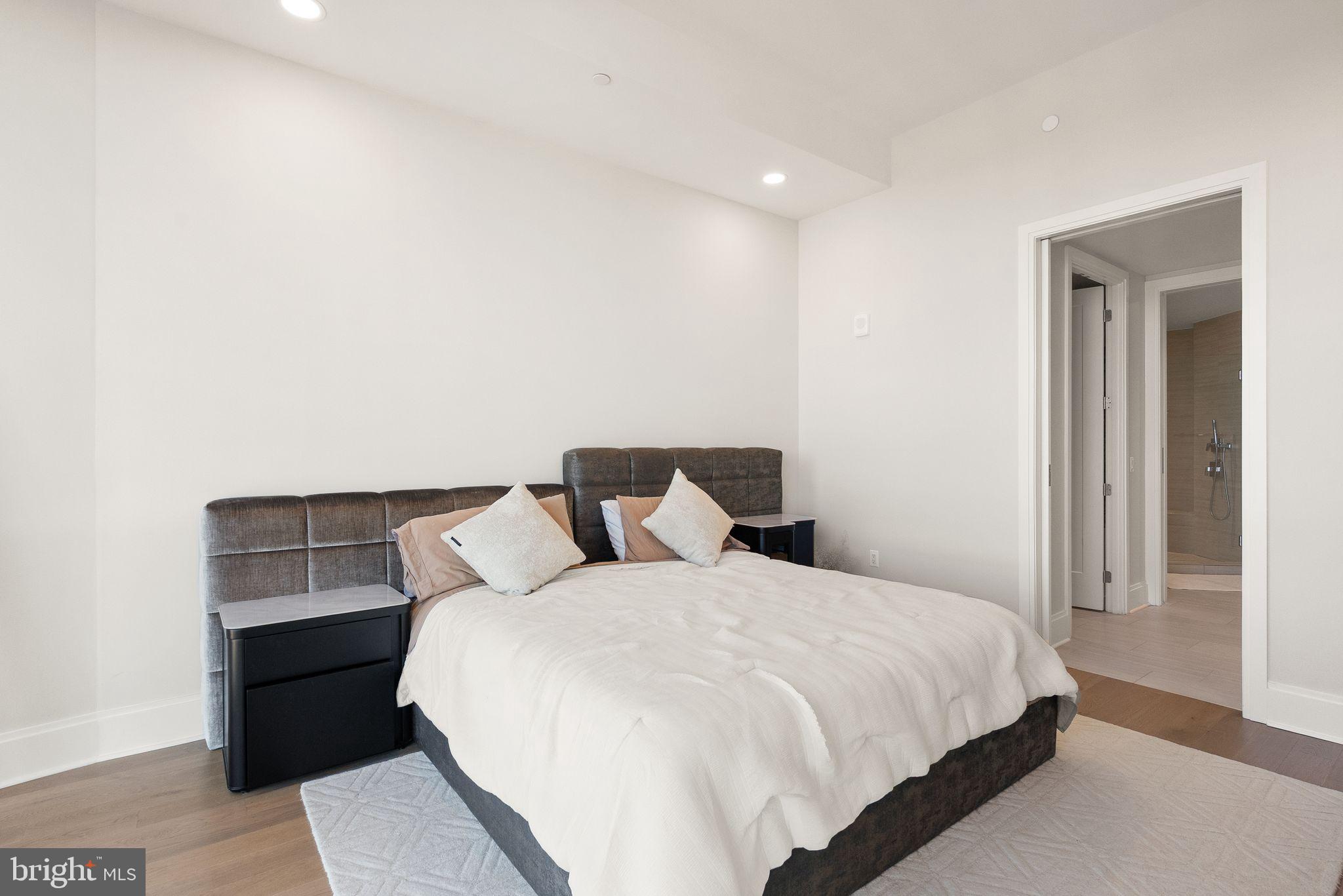 TYSONS CORNER - Residential