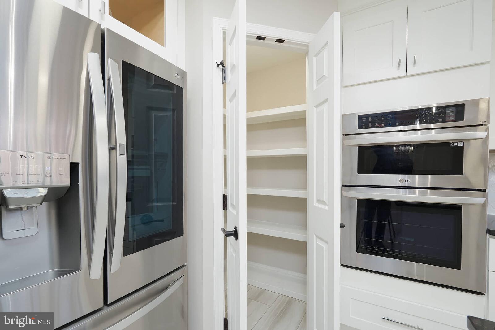 DECOVERLY ADVENTURE - Residential Lease