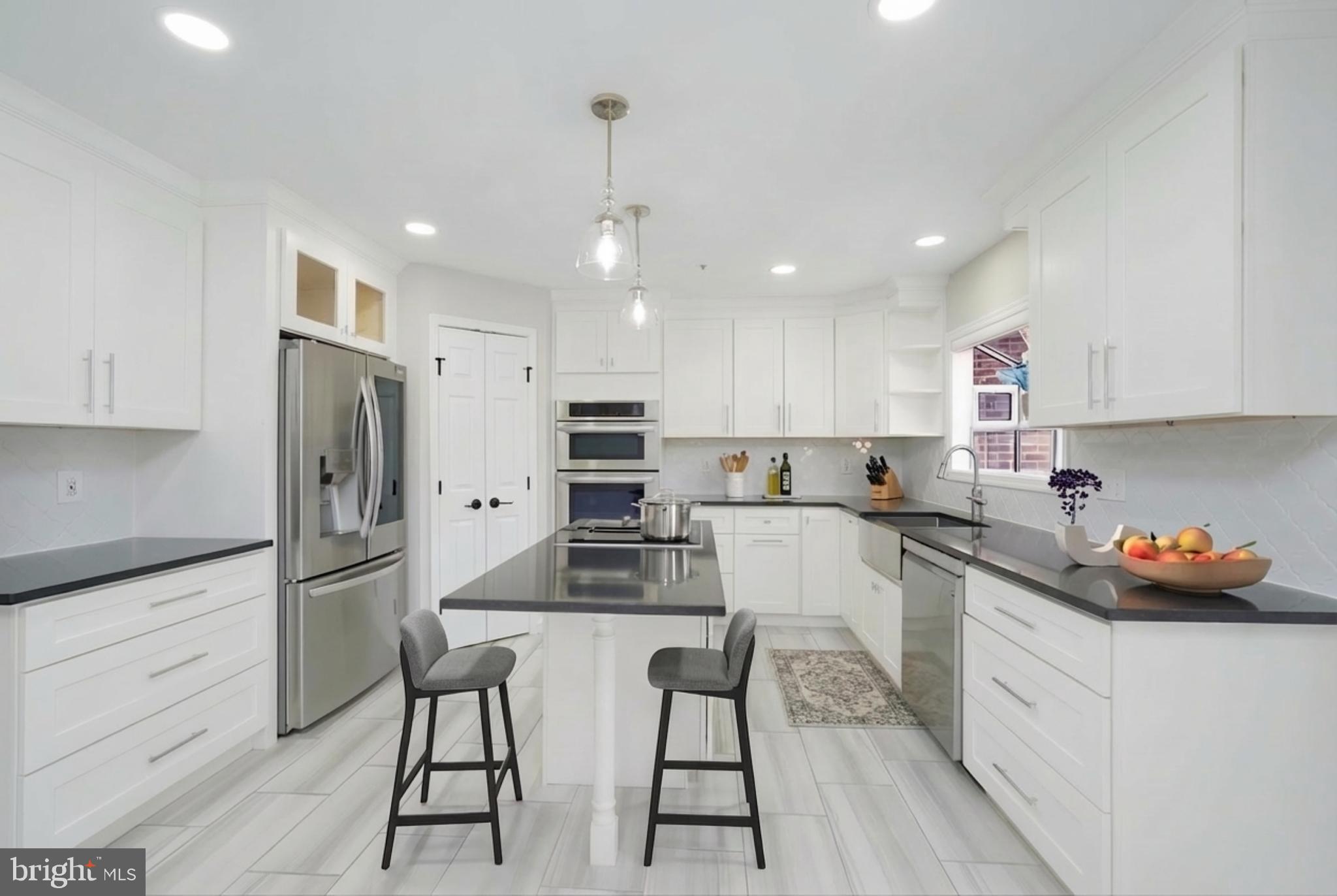 DECOVERLY ADVENTURE - Residential Lease