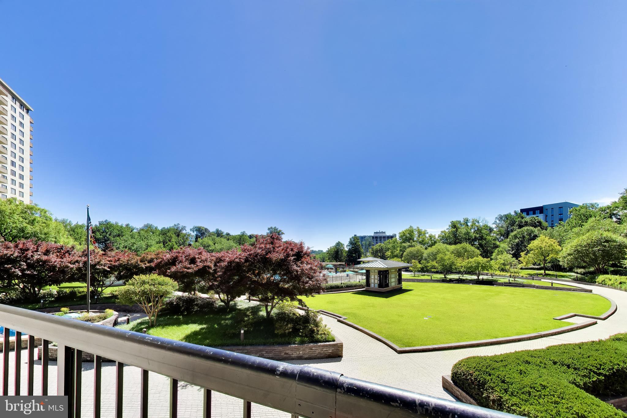 PROMENADE TOWERS - Residential