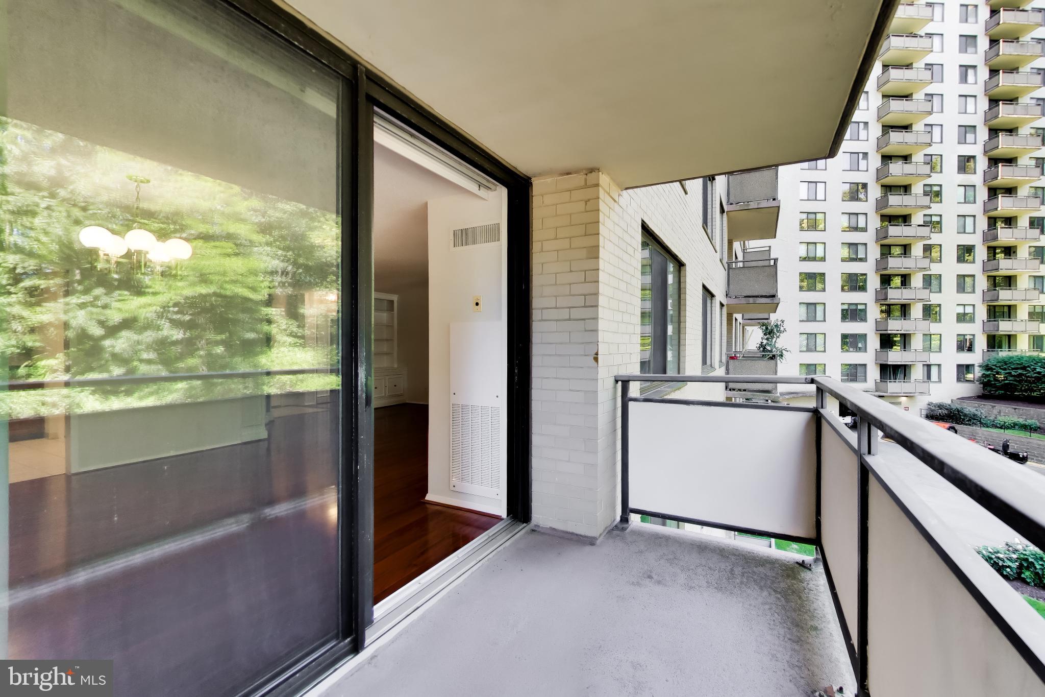 PROMENADE TOWERS - Residential