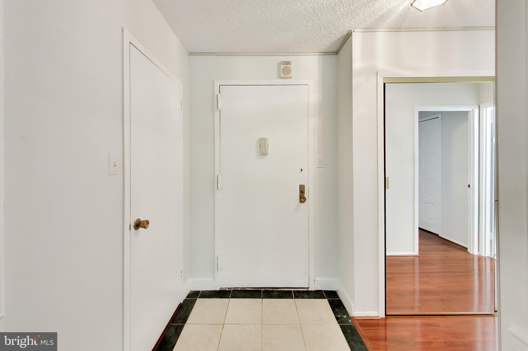 PROMENADE TOWERS - Residential
