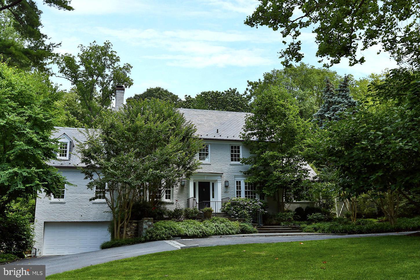 Stunning Wesley Heights home that was renovated & expanded by an award-winning team who worked in concert to create a home that's synergistic inside & out. The goal was to take advantage of the 25,000+ sf exceptional, private, flat lot. Interior renov, including exceptional great room w/19" ceilings, were done by Mark McInturff & exquisite landscaping by James van Sweden. Circular drive & 60' pool