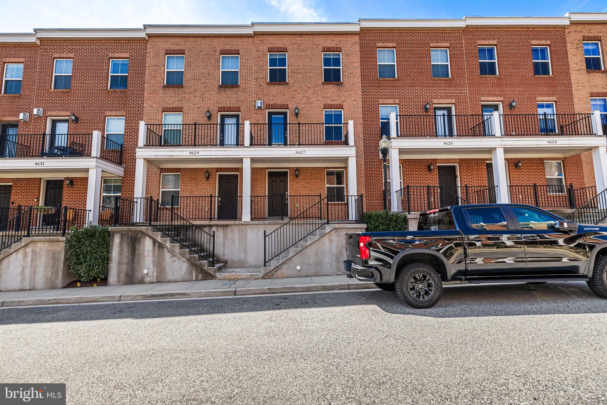 ATHENA SQUARE - Residential