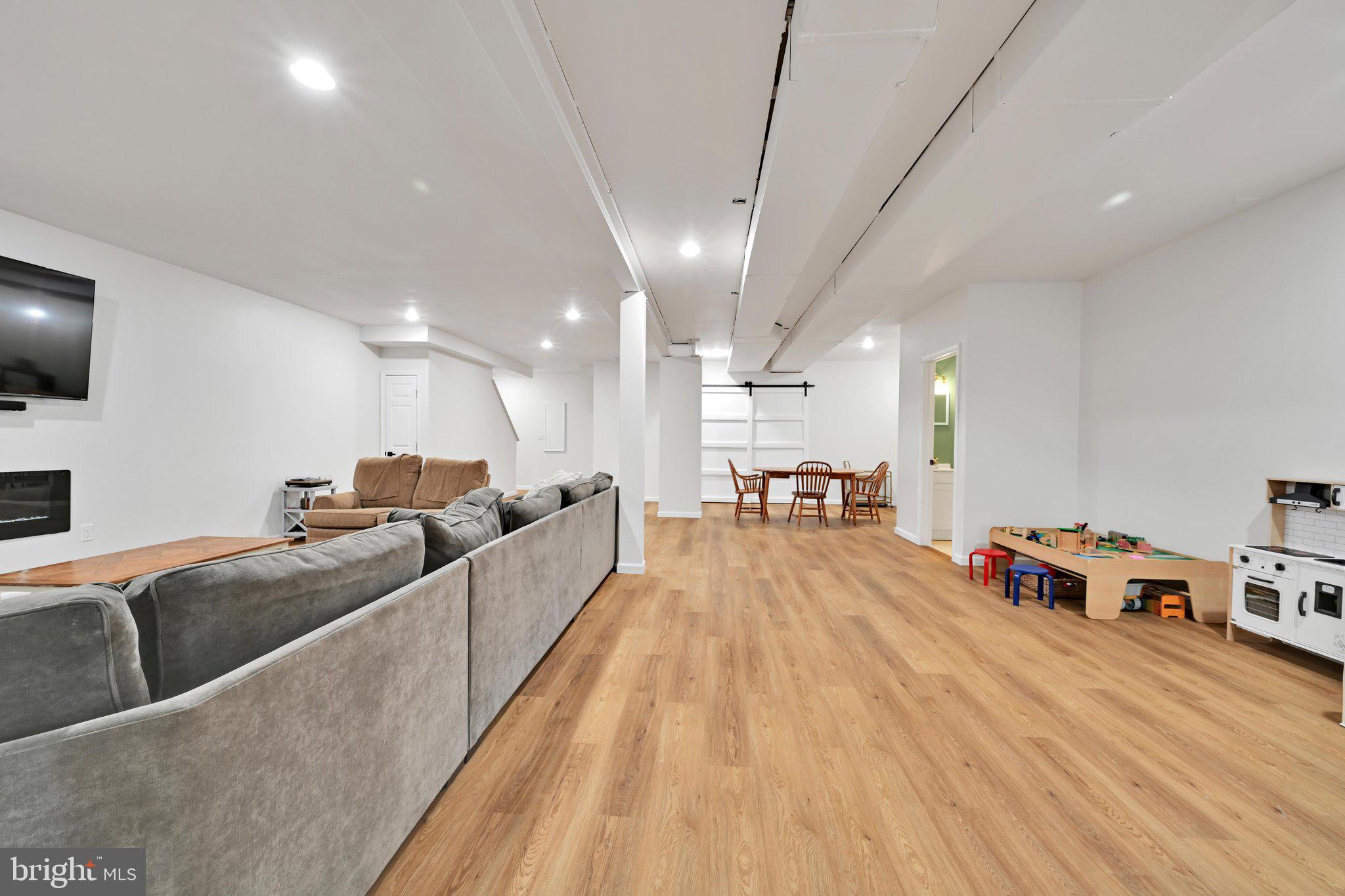 HILLS OF LONDON GROV - Residential