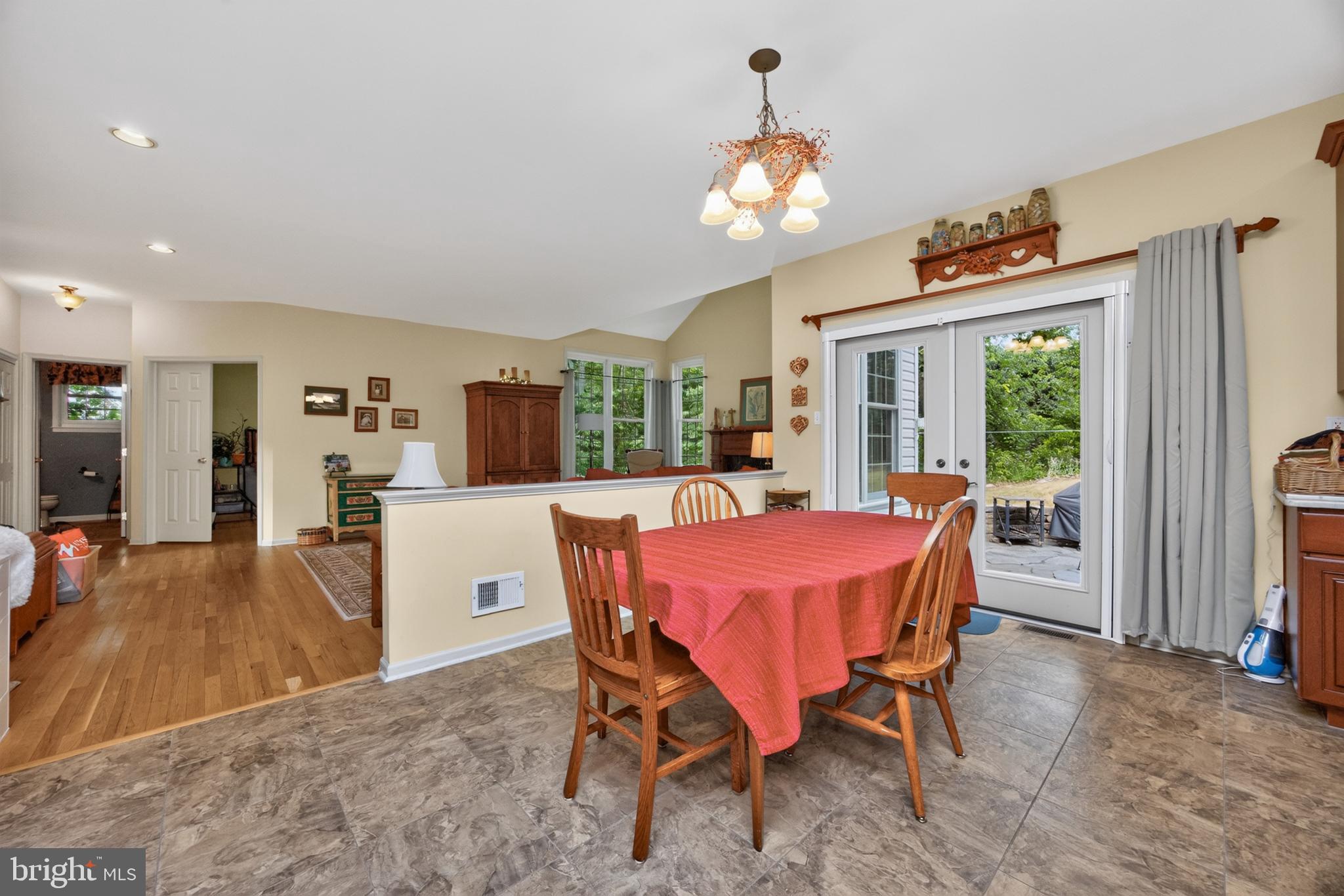 KYLIE MEADOWS - Residential