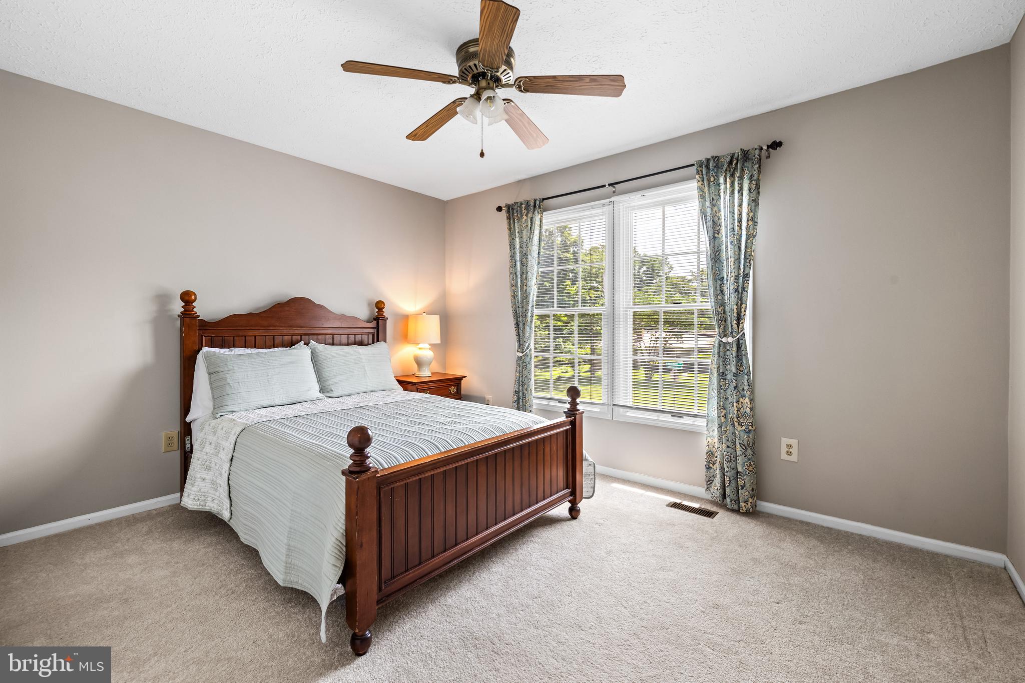JOHNNYCAKE - Residential
