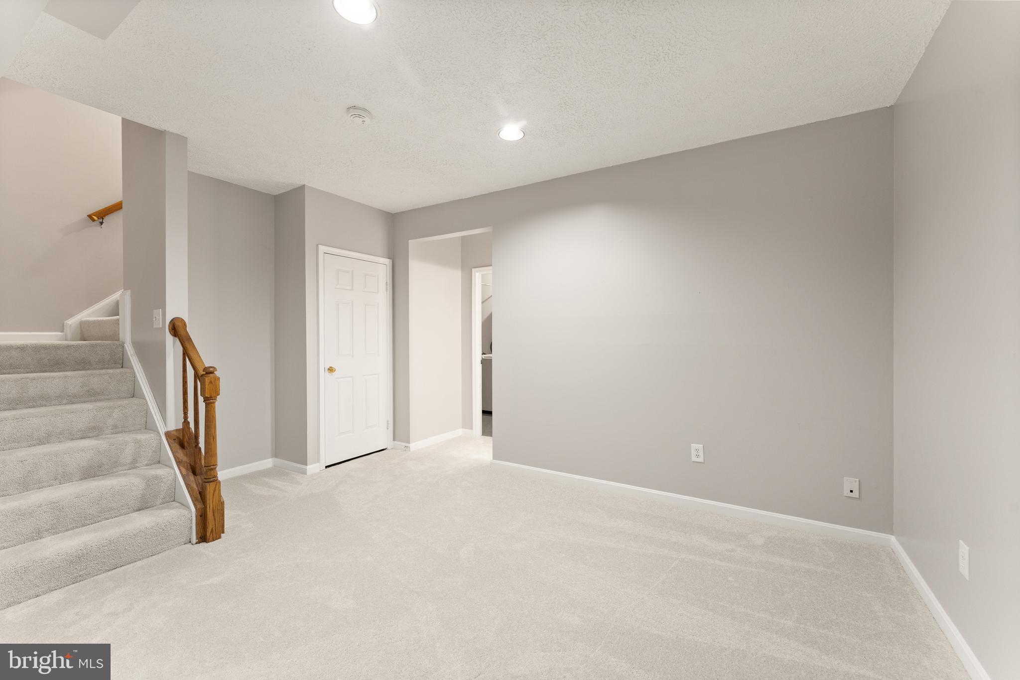POTOMAC CROSSING - Residential