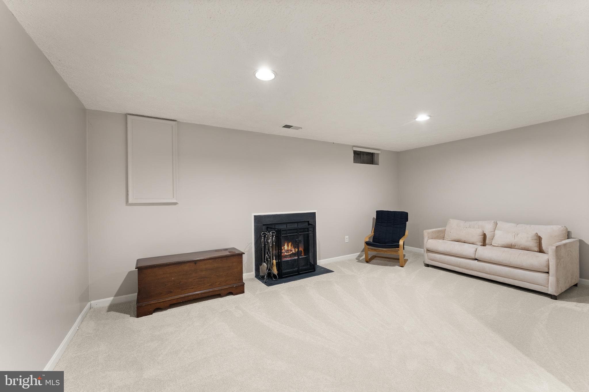 POTOMAC CROSSING - Residential