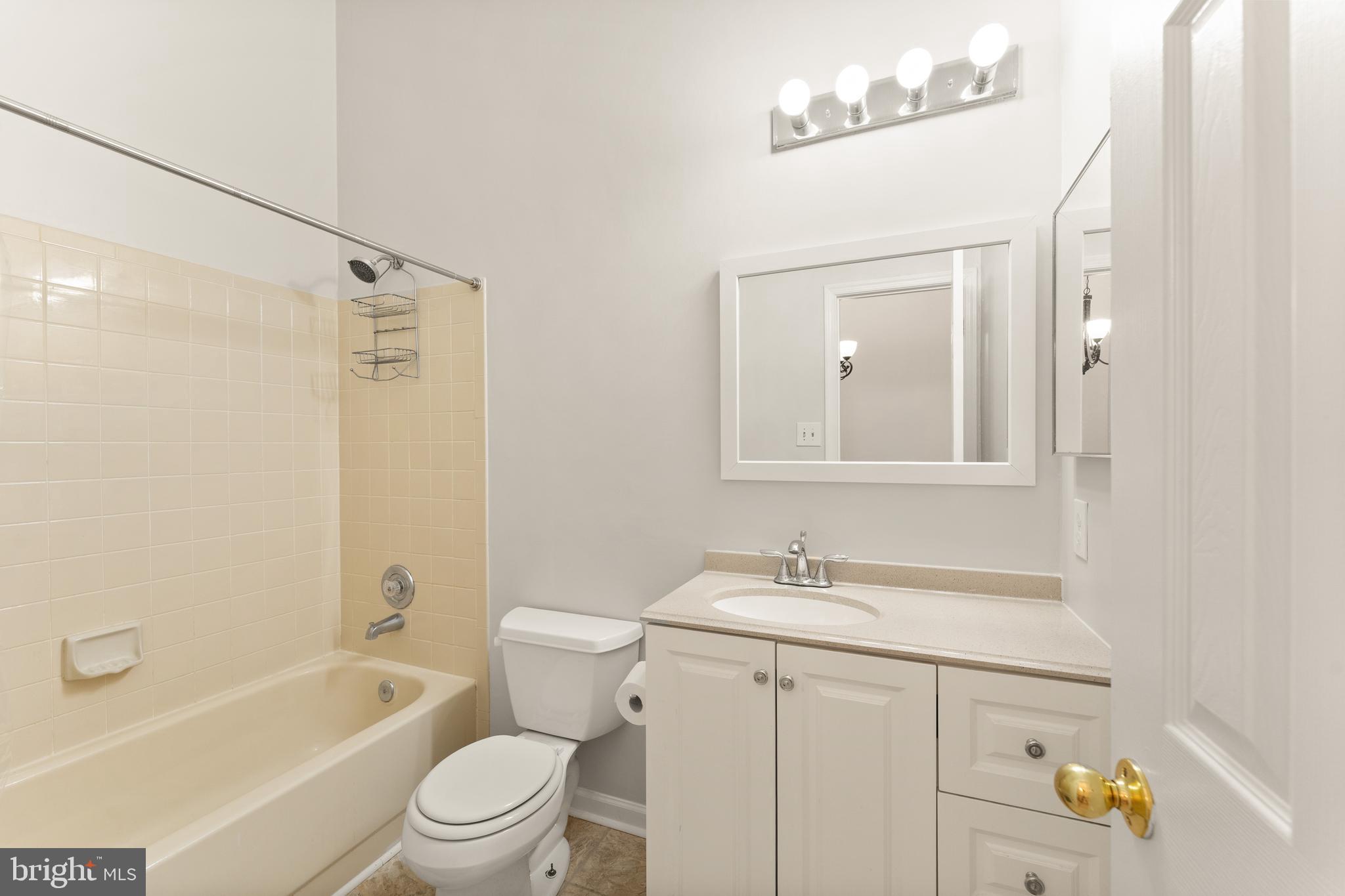 POTOMAC CROSSING - Residential