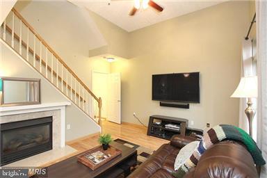 GLADE AT HUNTERS WOODS - Residential Lease