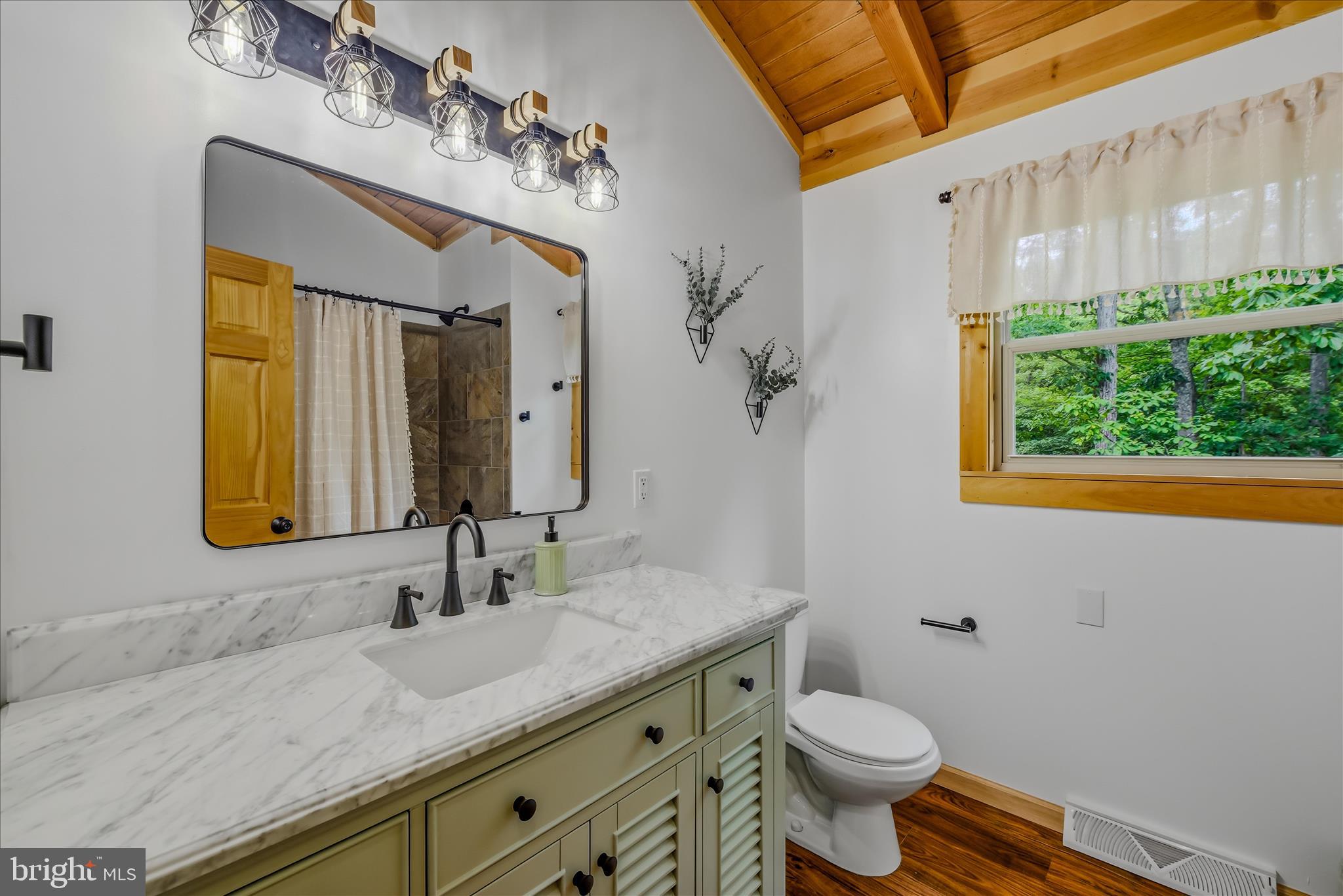 RIVER RIDGE - Residential