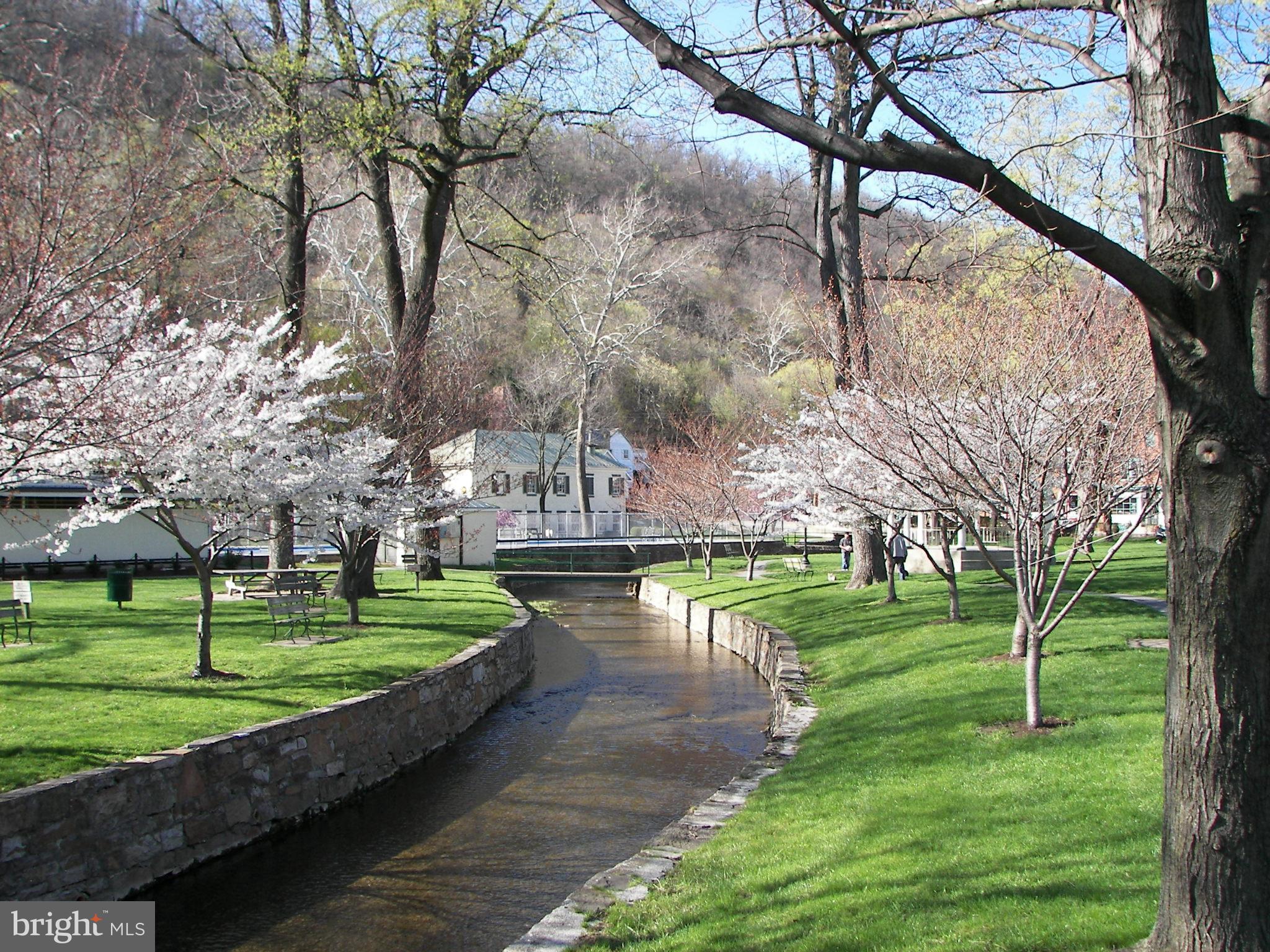 RIVER RIDGE - Residential