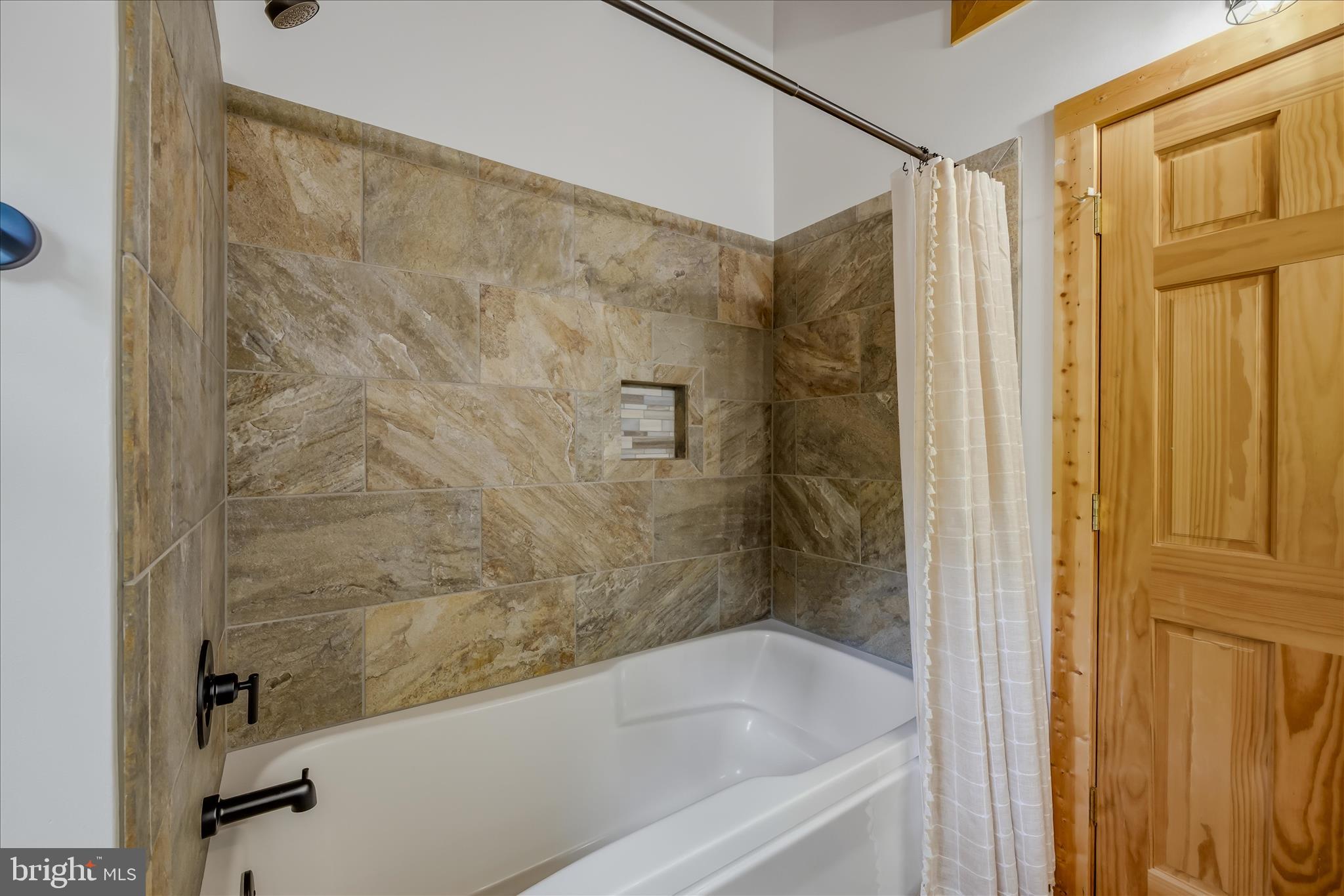 RIVER RIDGE - Residential