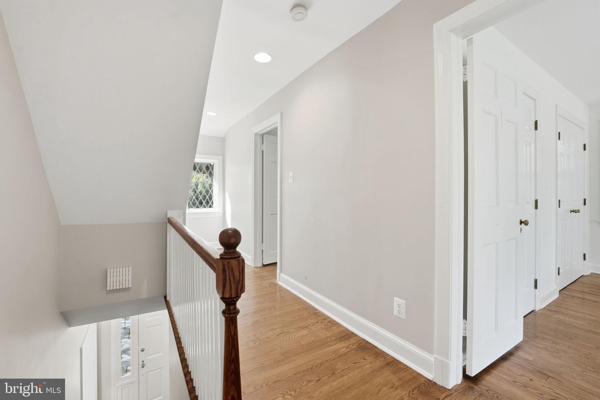 COUNTRY CLUB HILLS - Residential