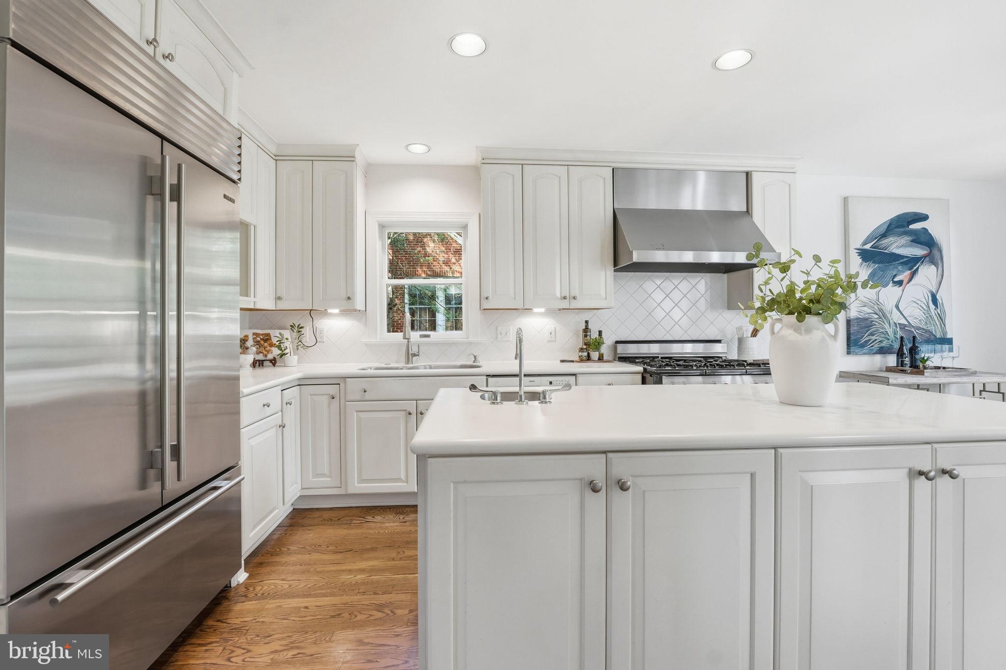 COUNTRY CLUB HILLS - Residential