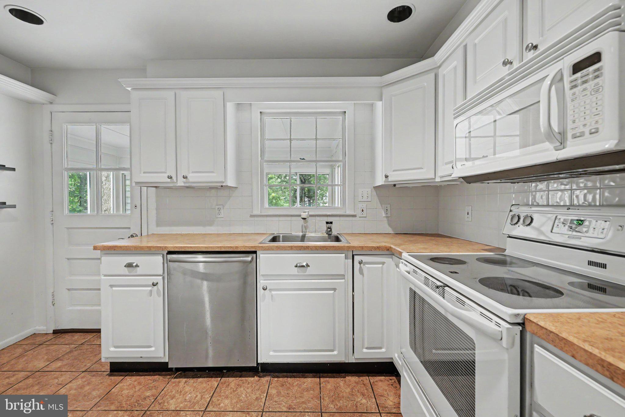 GAITHERSBURG OUTSIDE - Residential