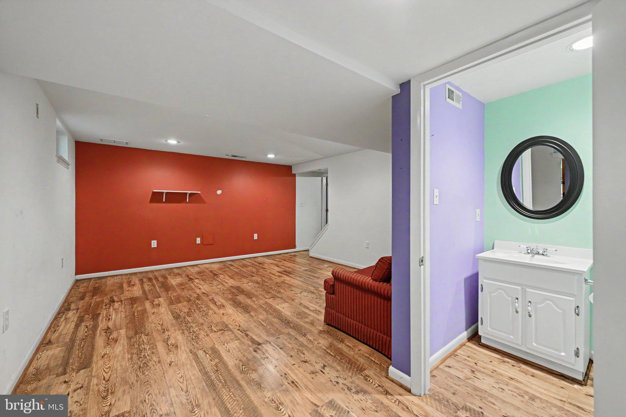 GAITHERSBURG OUTSIDE - Residential