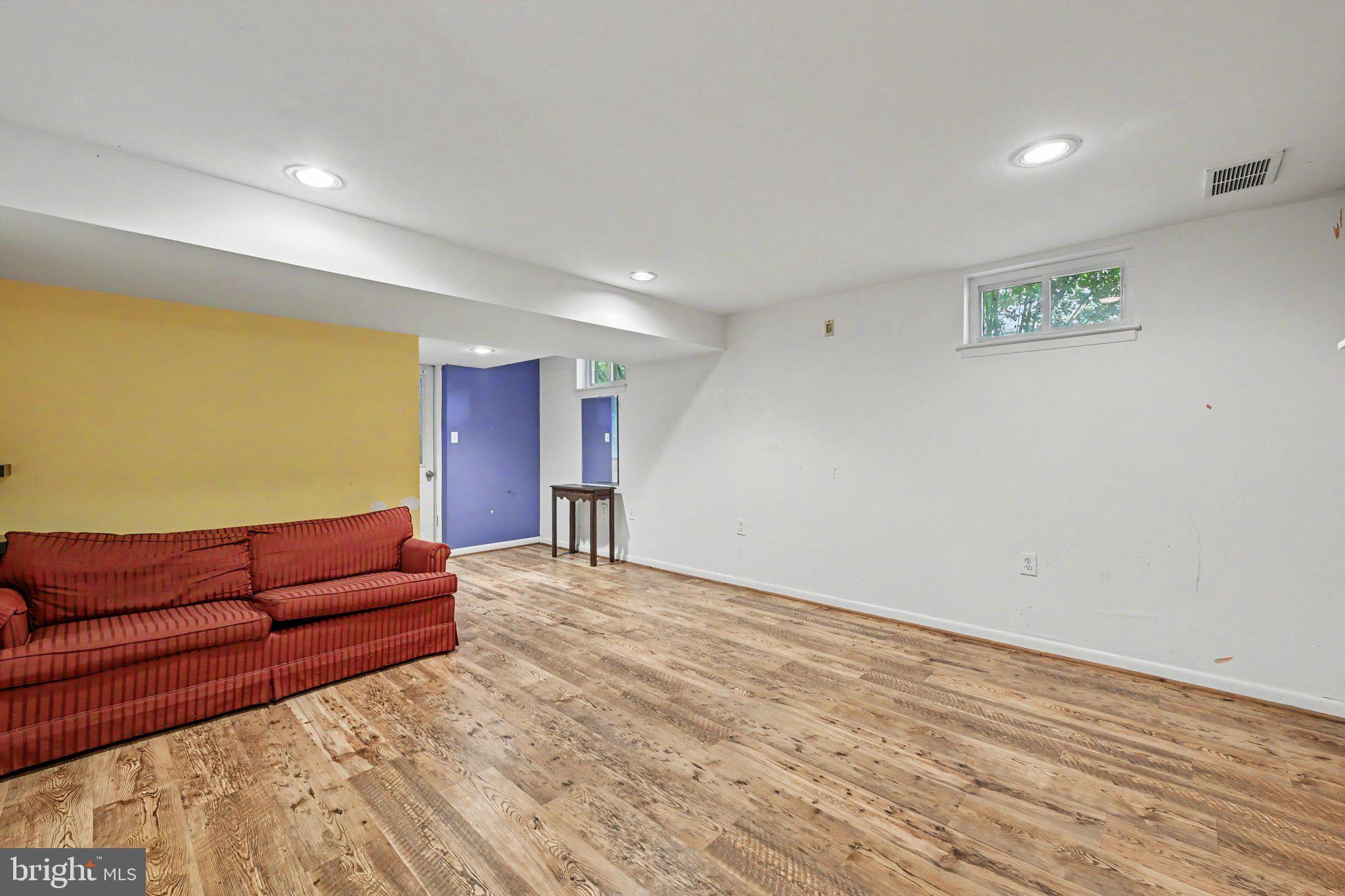 GAITHERSBURG OUTSIDE - Residential