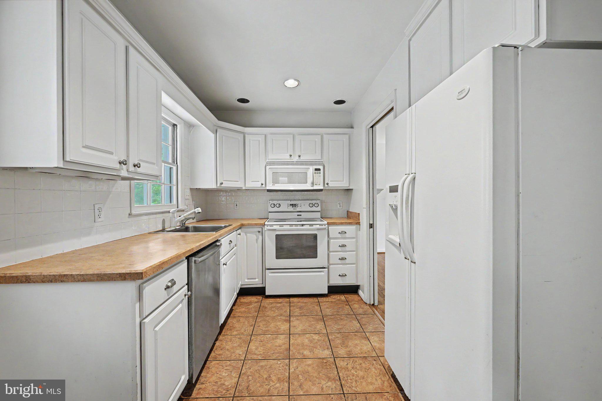 GAITHERSBURG OUTSIDE - Residential