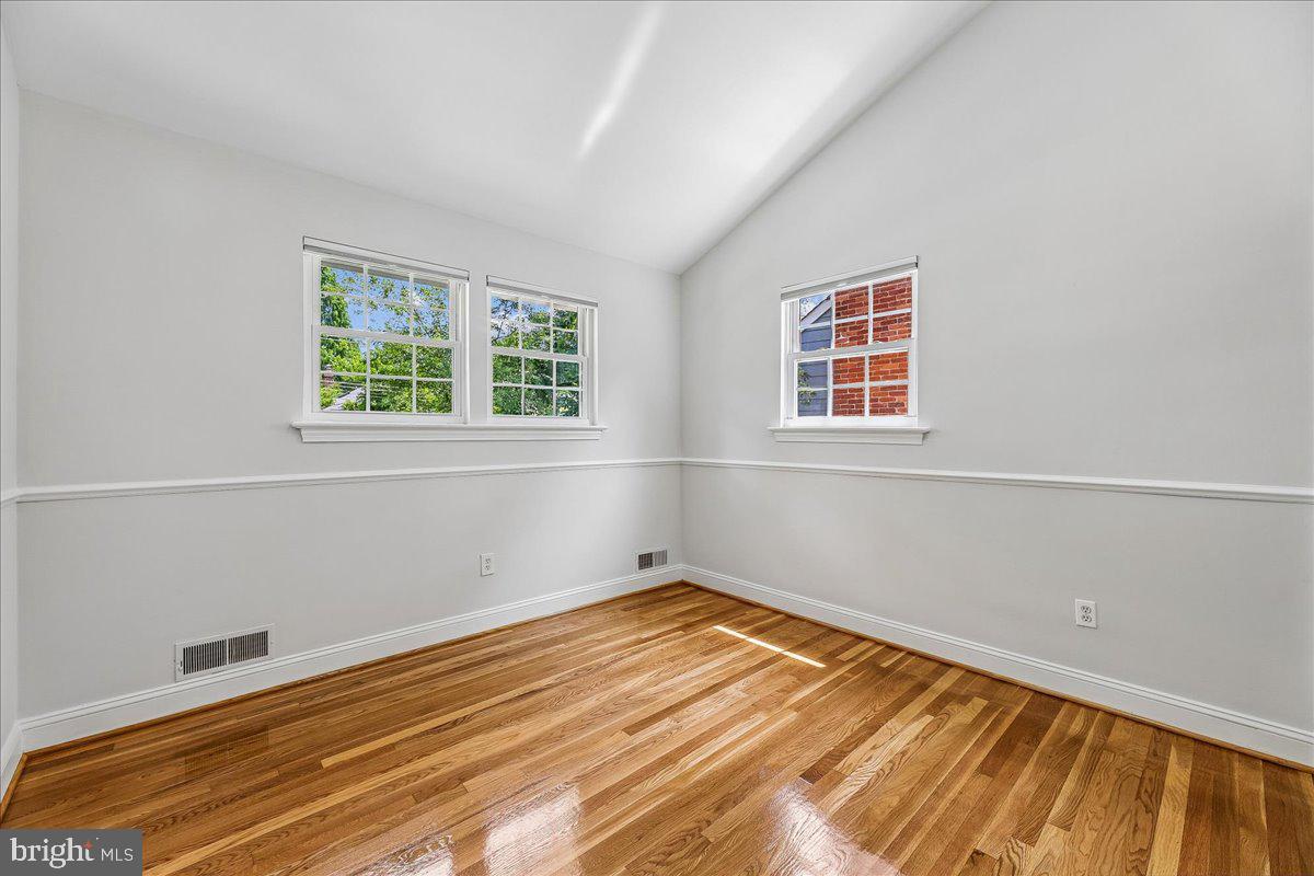 SILVER SPRING - Residential