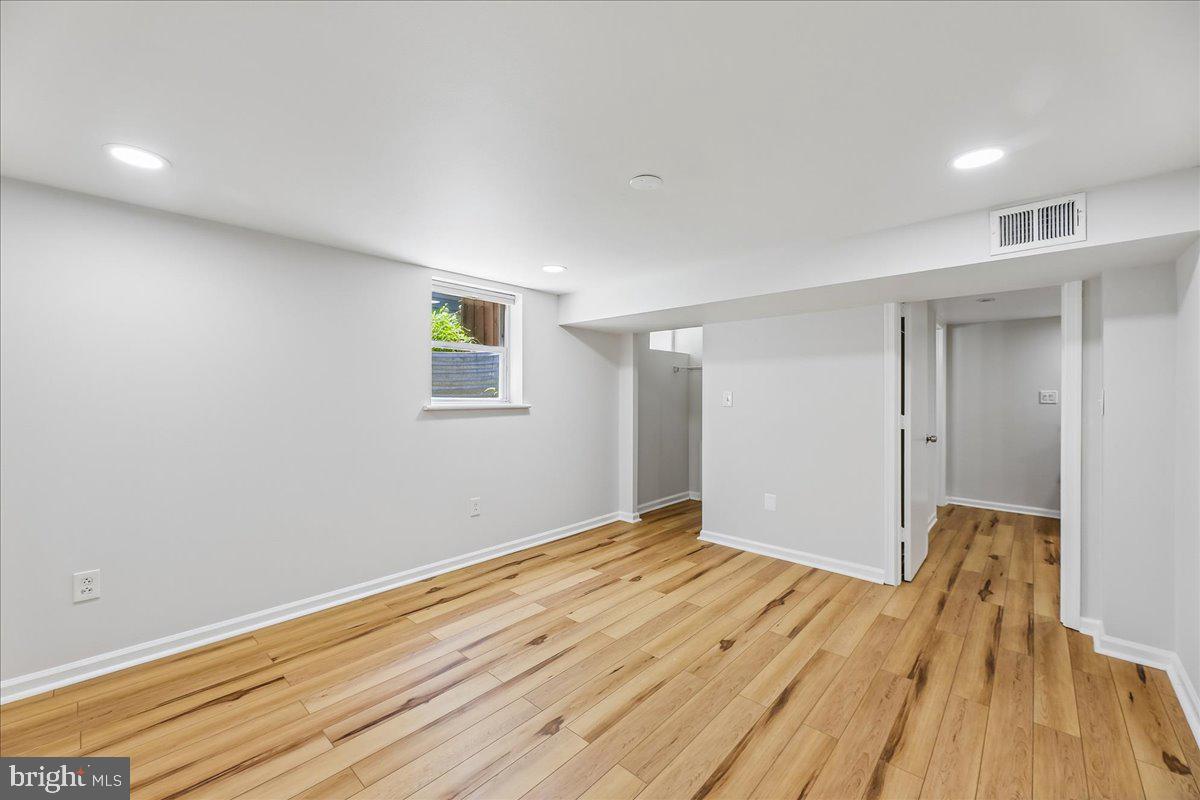 SILVER SPRING - Residential
