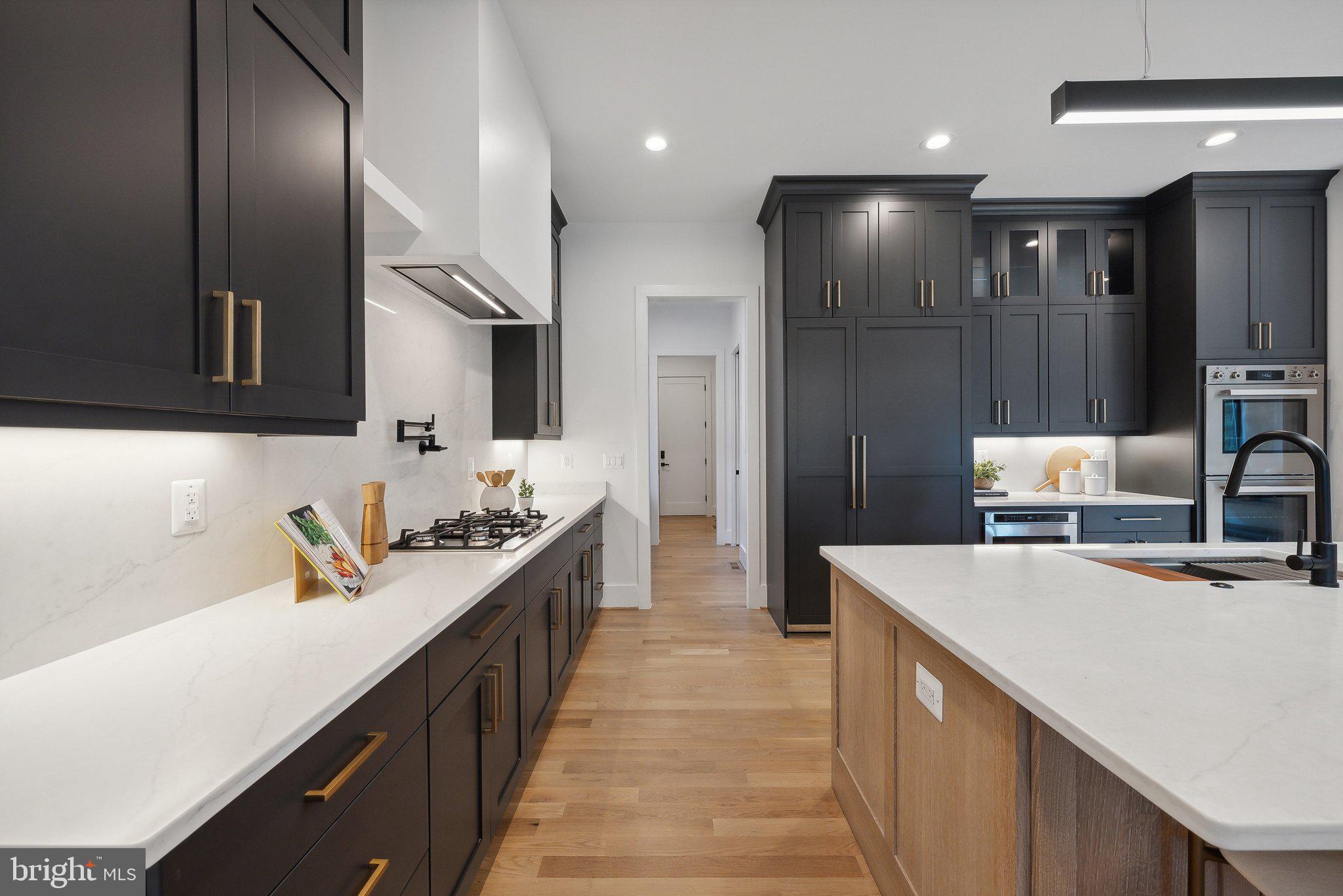 CHURCHILL - Residential