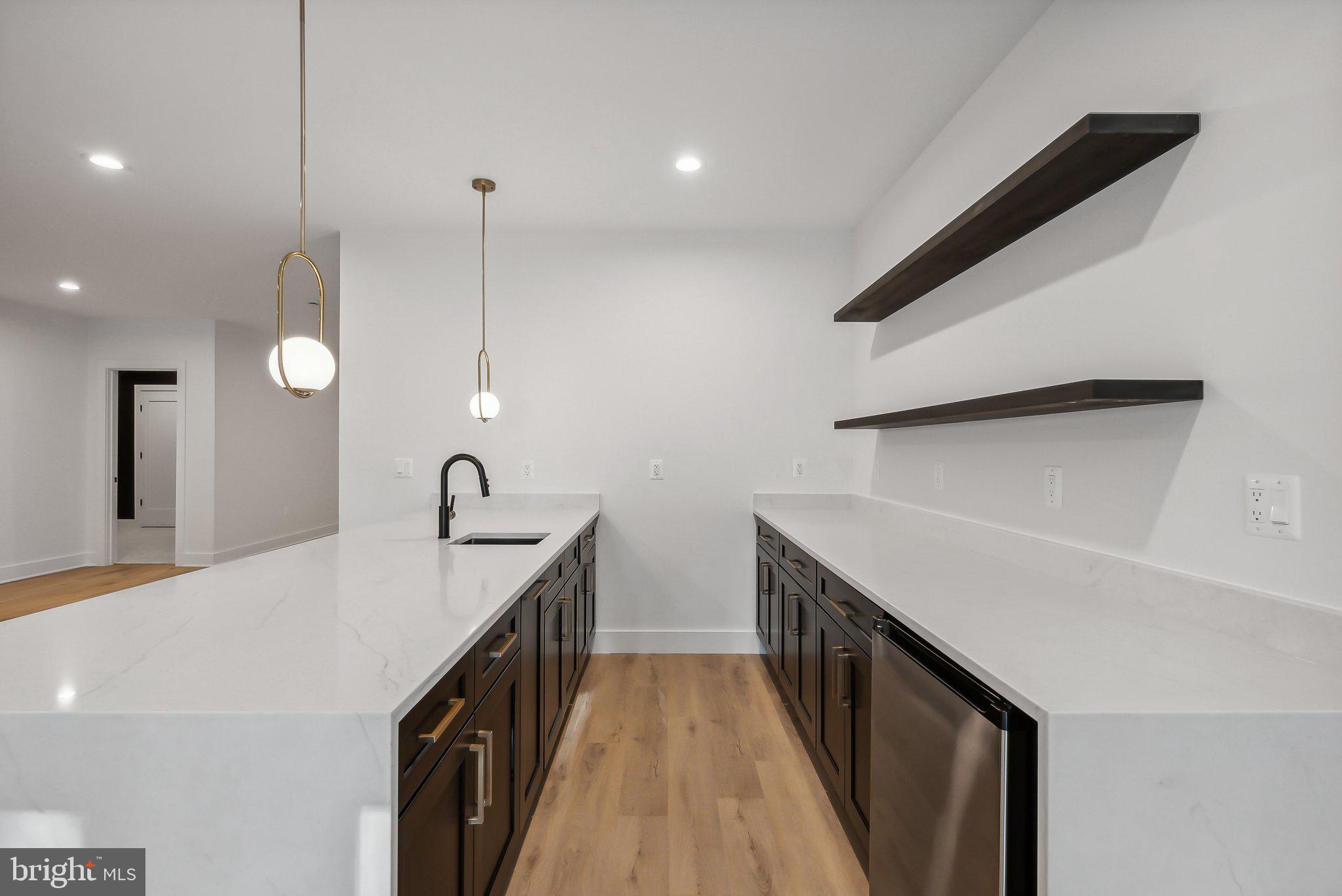 CHURCHILL - Residential