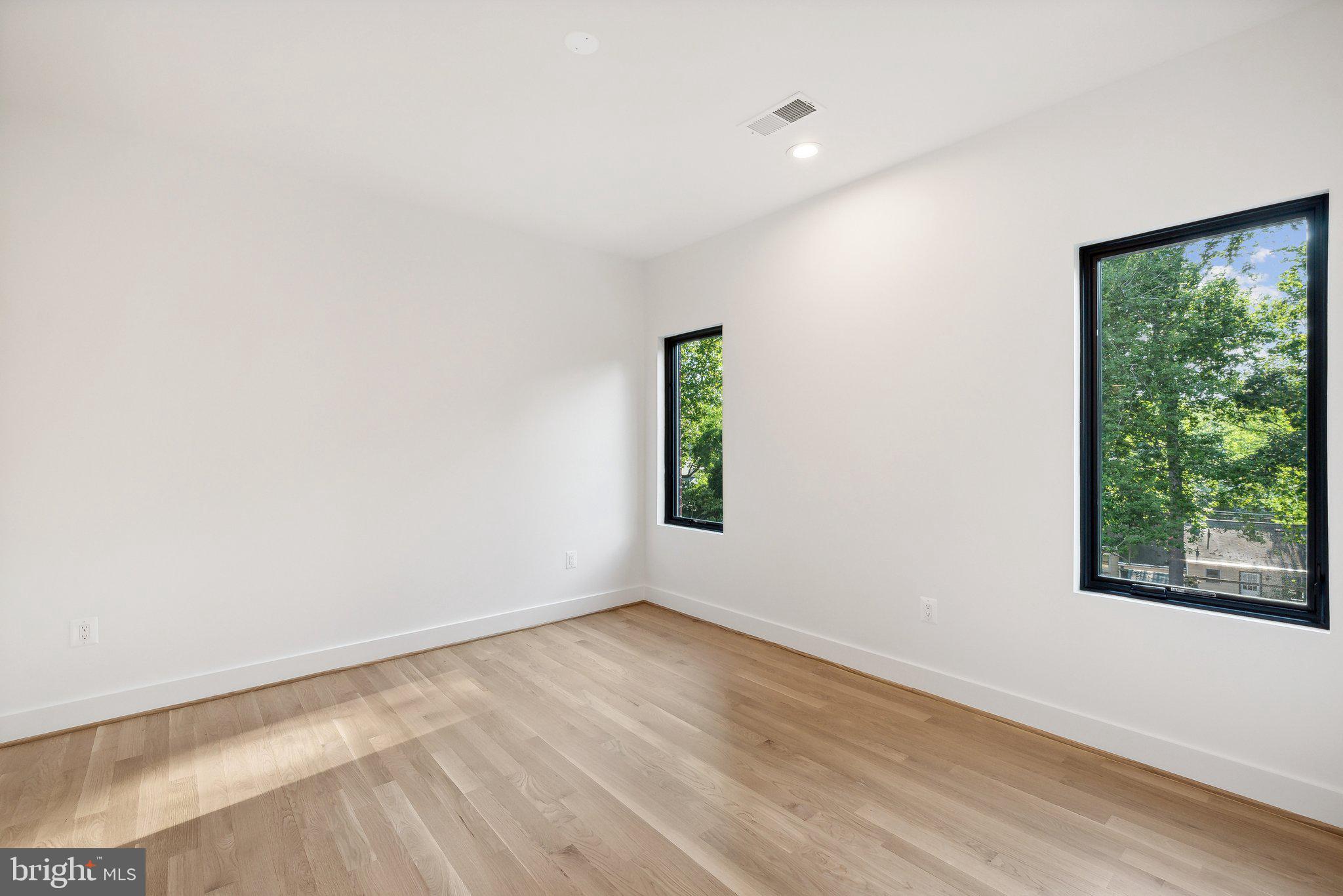 CHURCHILL - Residential
