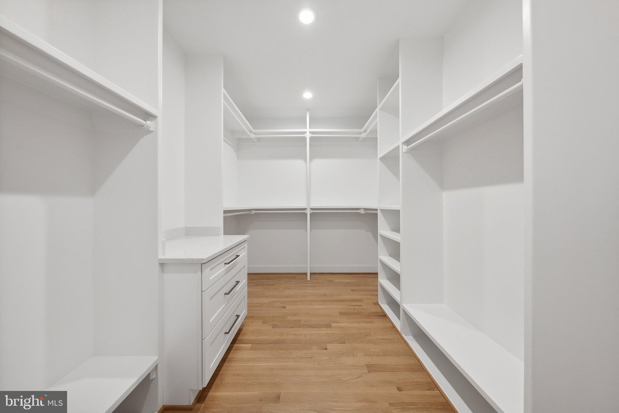 CHURCHILL - Residential