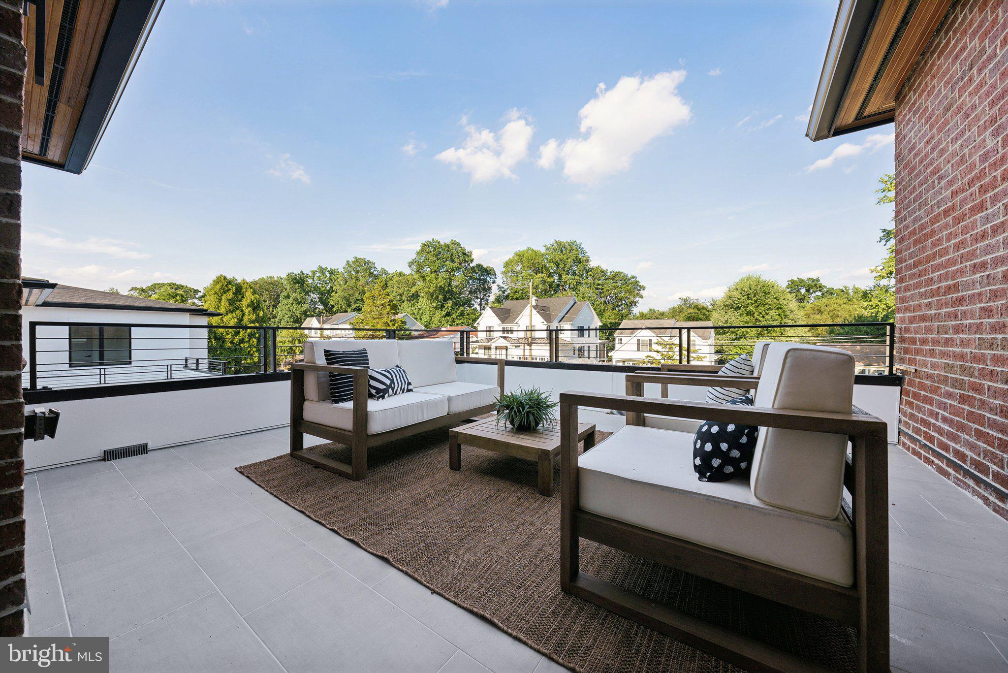 CHURCHILL - Residential