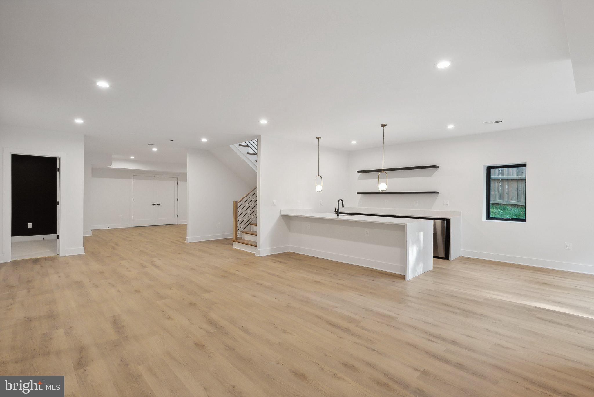 CHURCHILL - Residential