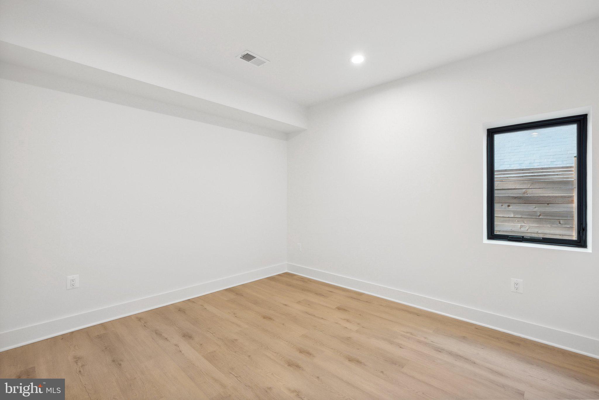 CHURCHILL - Residential