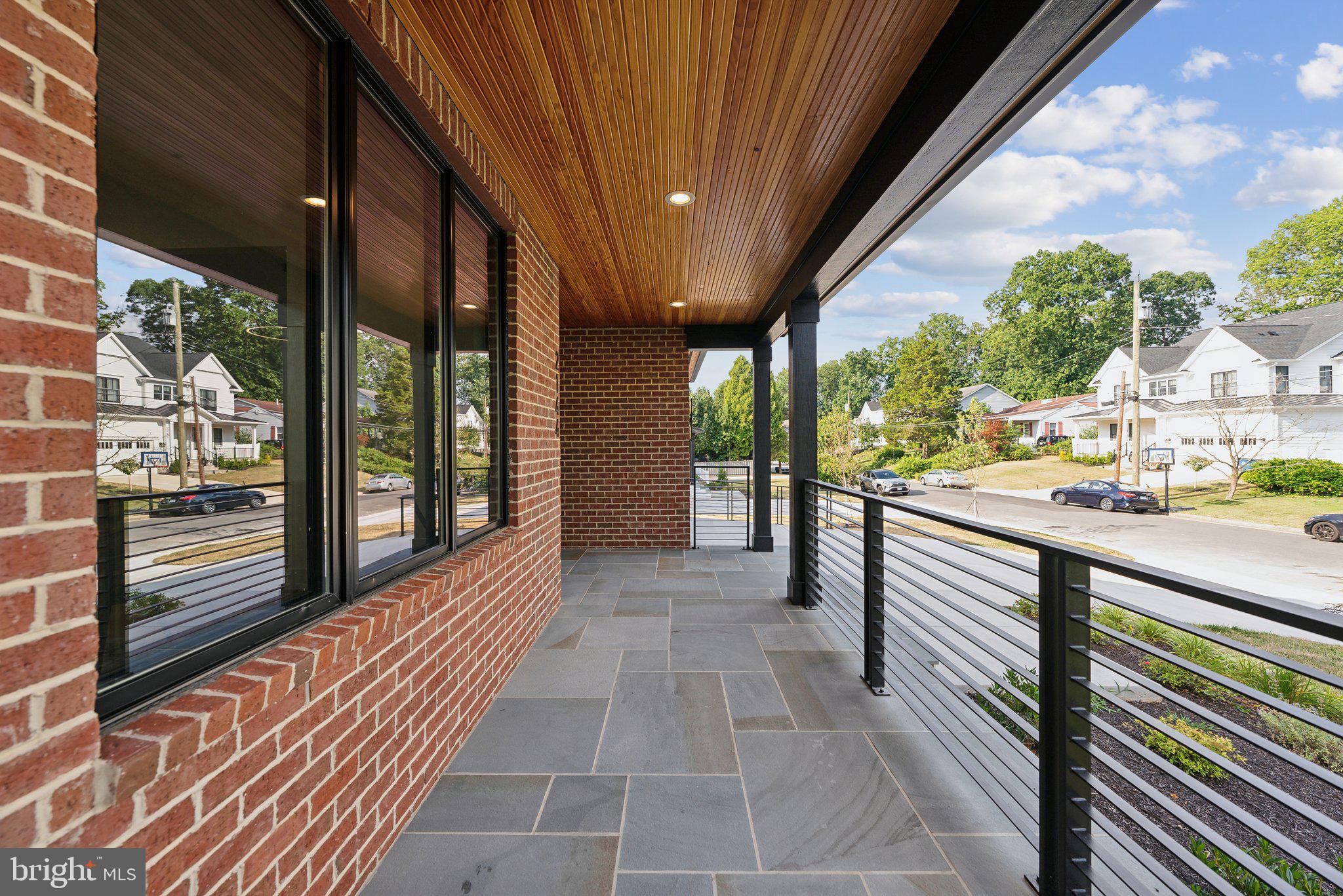 CHURCHILL - Residential