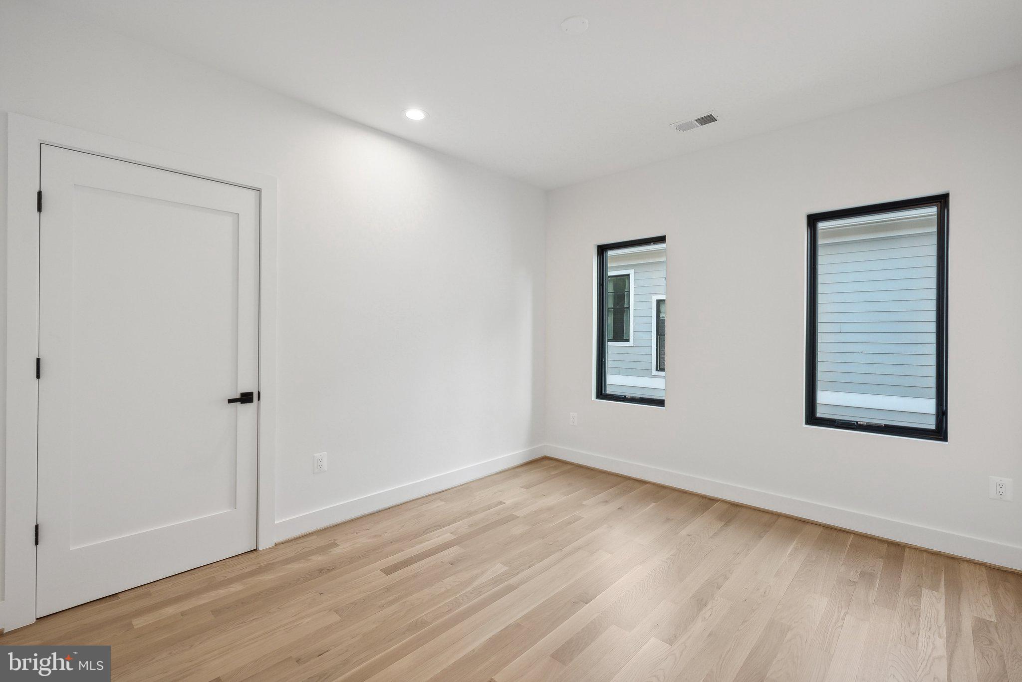 CHURCHILL - Residential