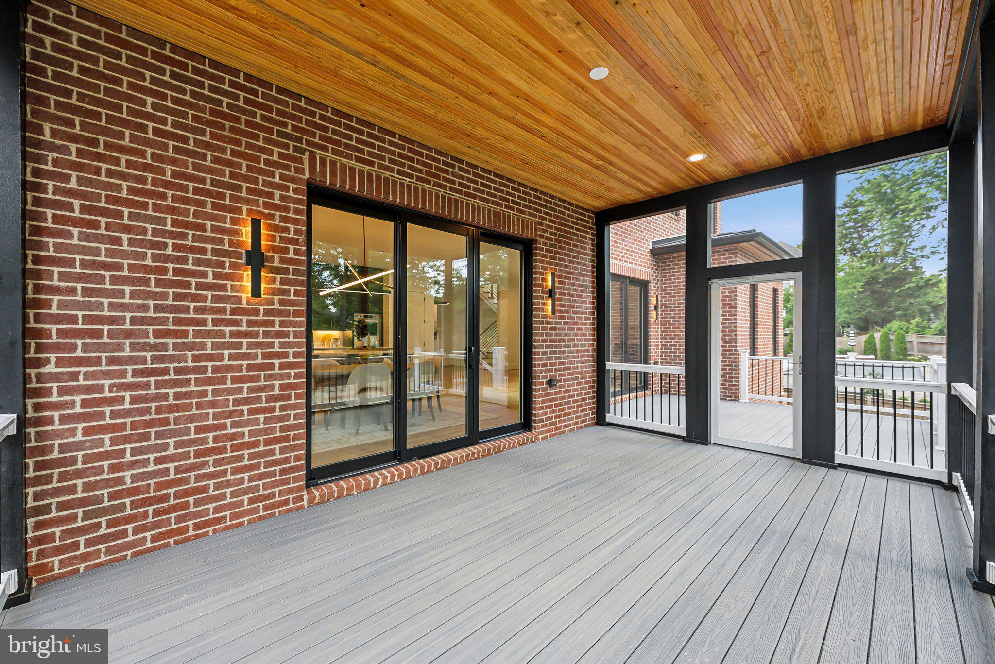 CHURCHILL - Residential