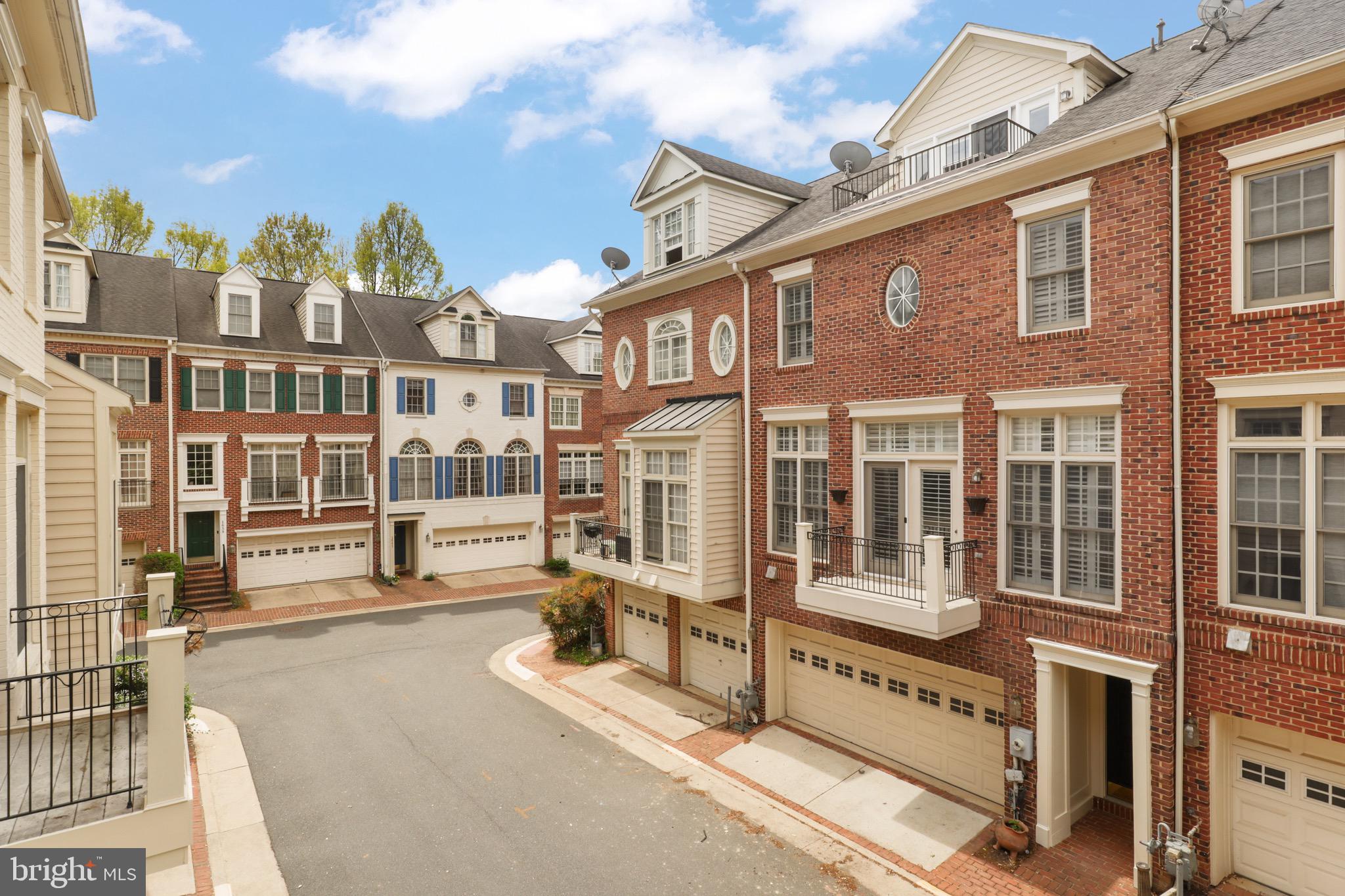 HUNTING RIDGE - Residential