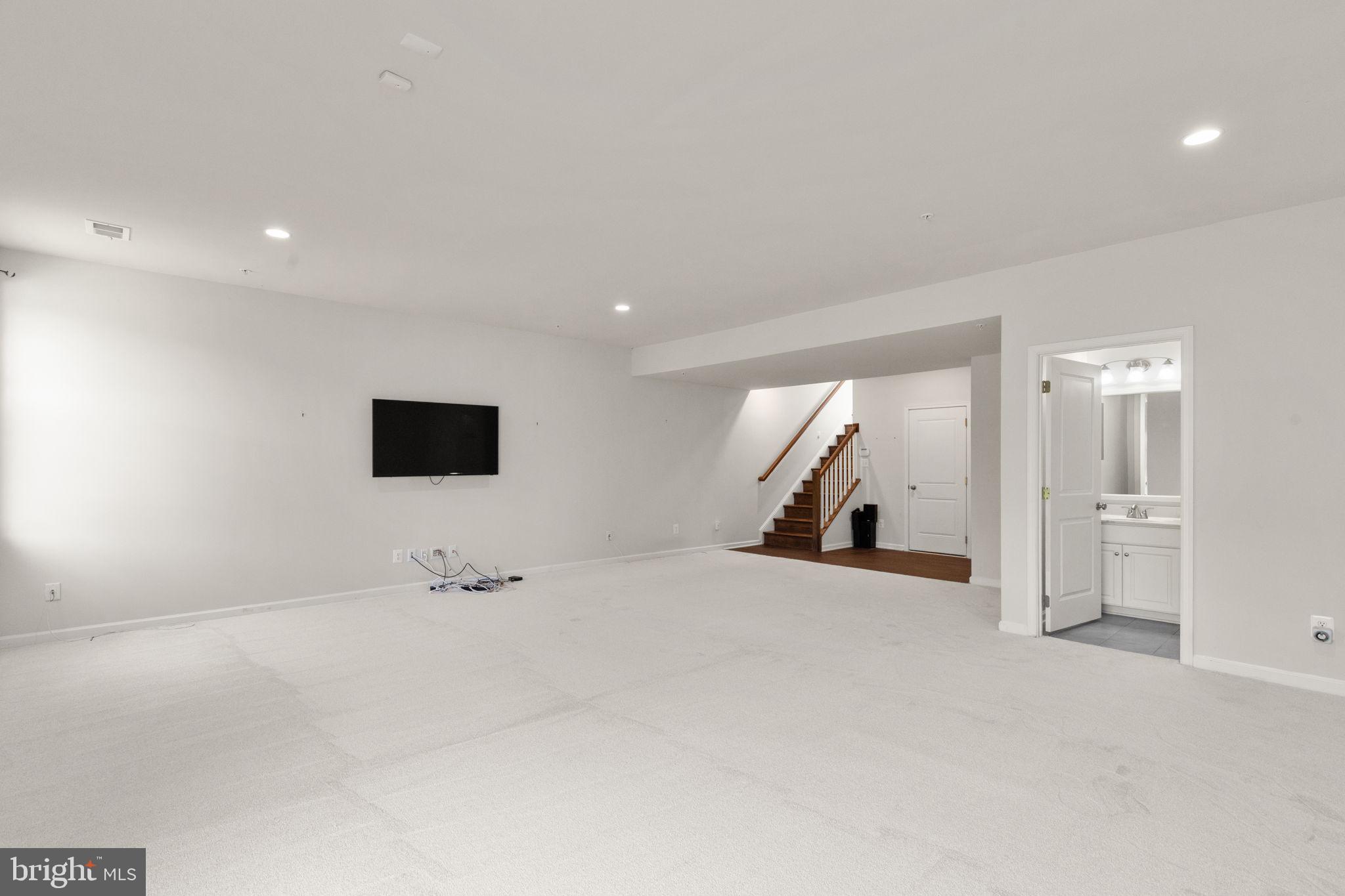 LAUREL RIDGE - Residential