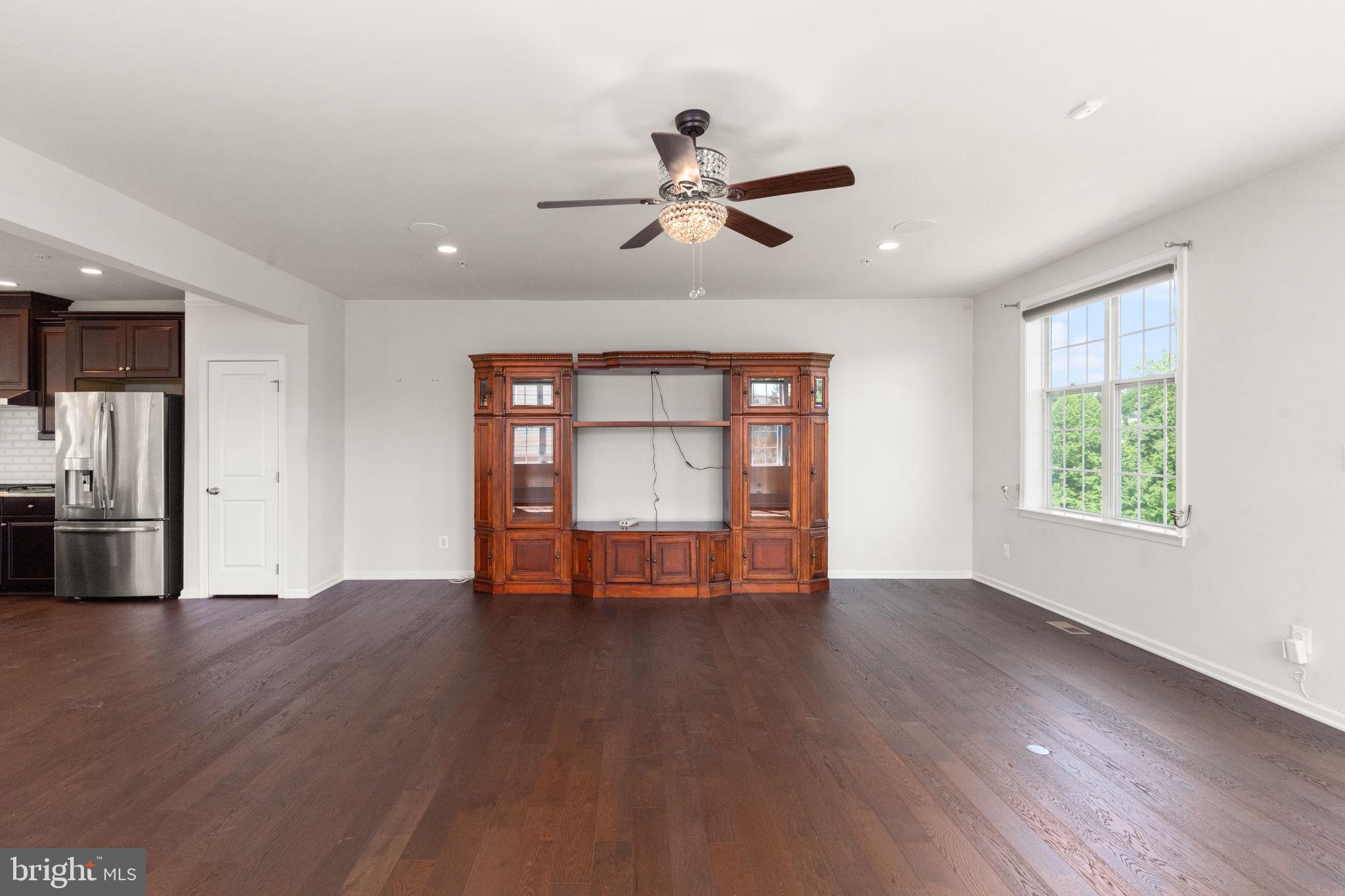 LAUREL RIDGE - Residential