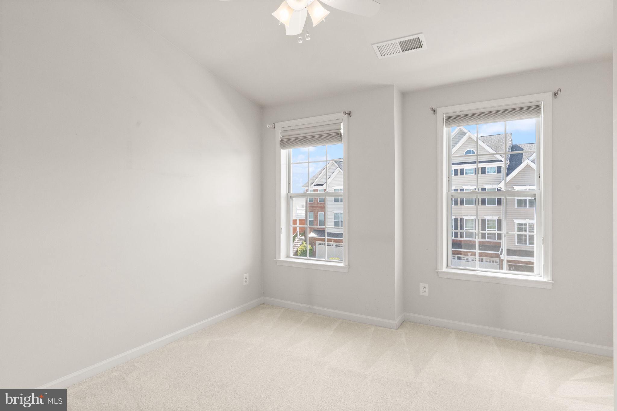 LAUREL RIDGE - Residential