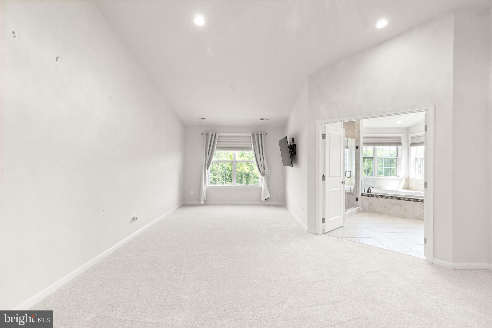 LAUREL RIDGE - Residential