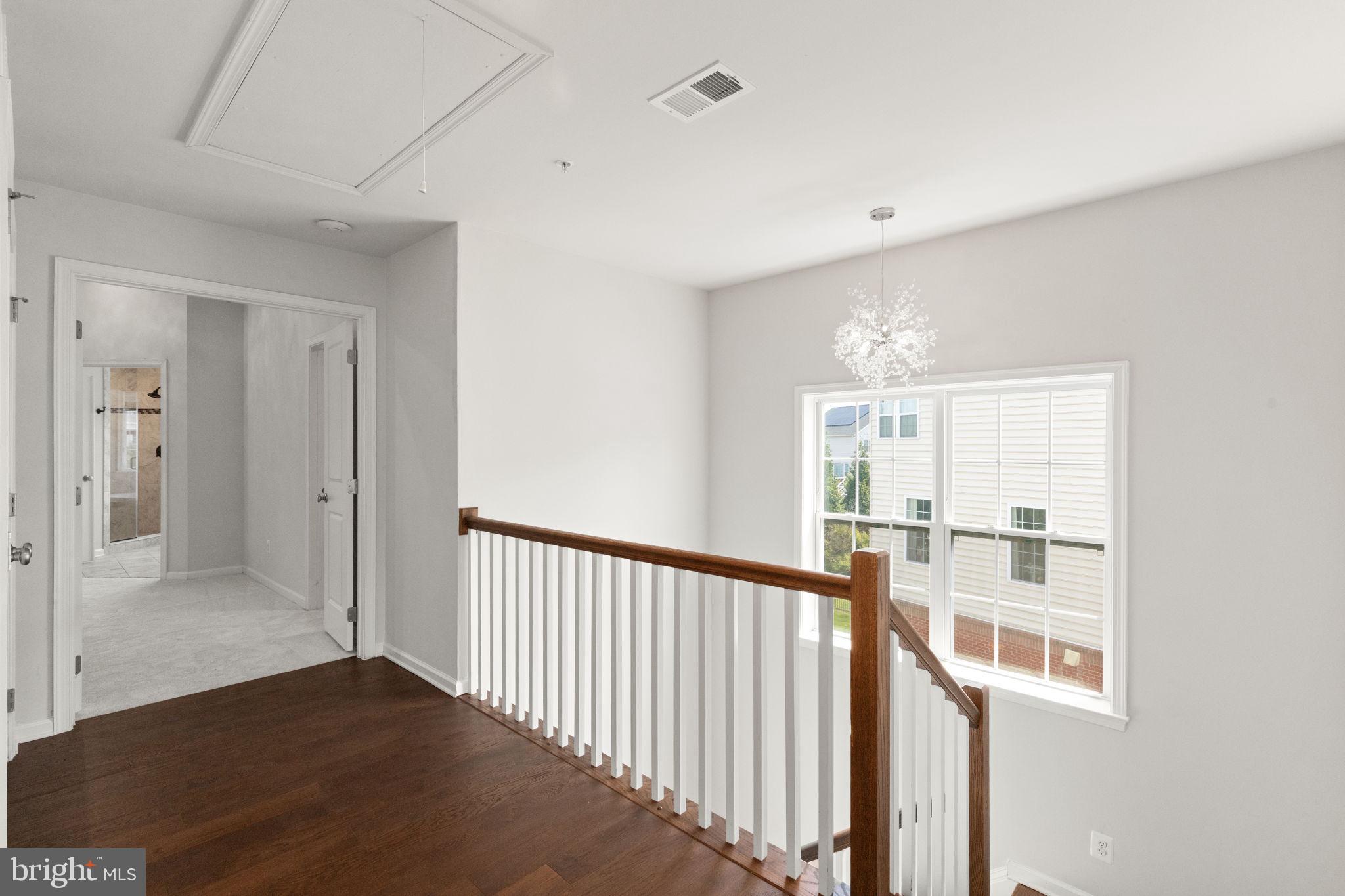 LAUREL RIDGE - Residential