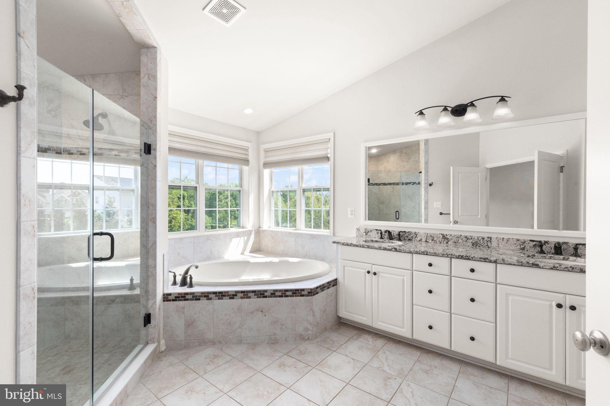 LAUREL RIDGE - Residential