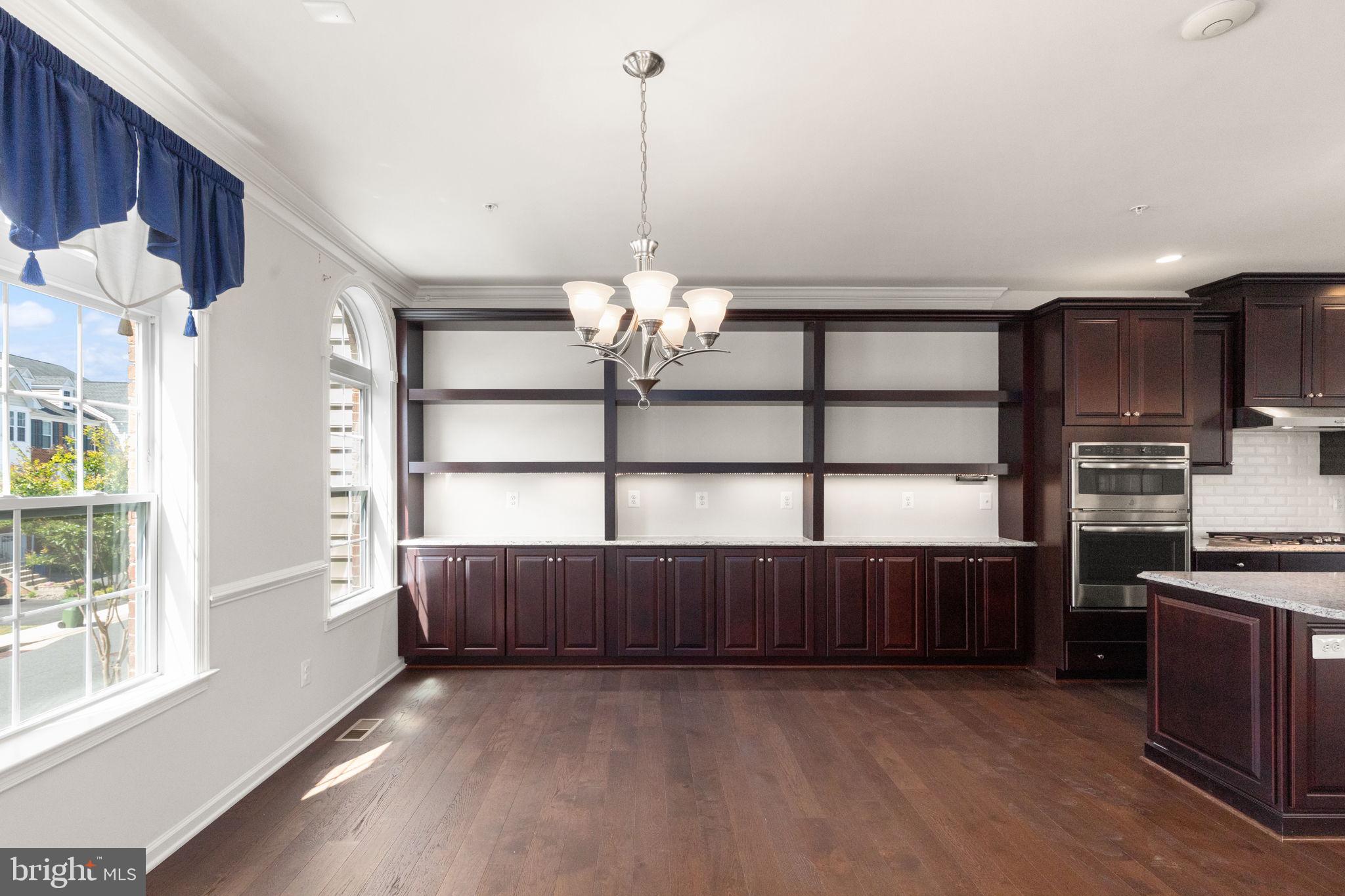 LAUREL RIDGE - Residential