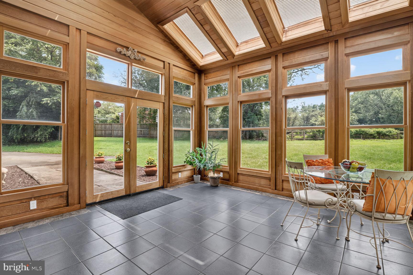 ANCIENT OAK - Residential