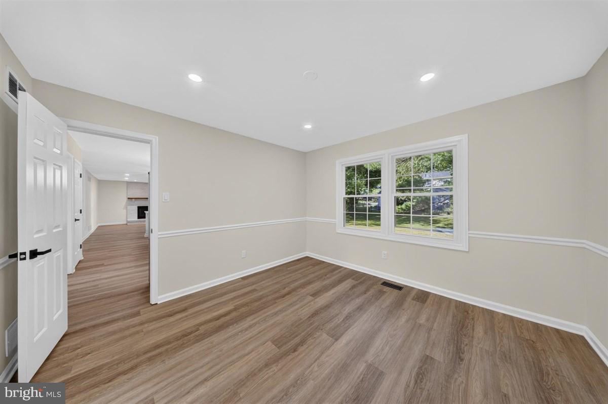 CHAPEL WOODS - Residential