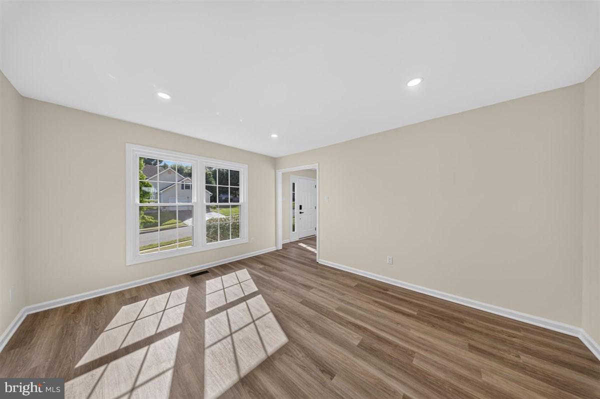 CHAPEL WOODS - Residential