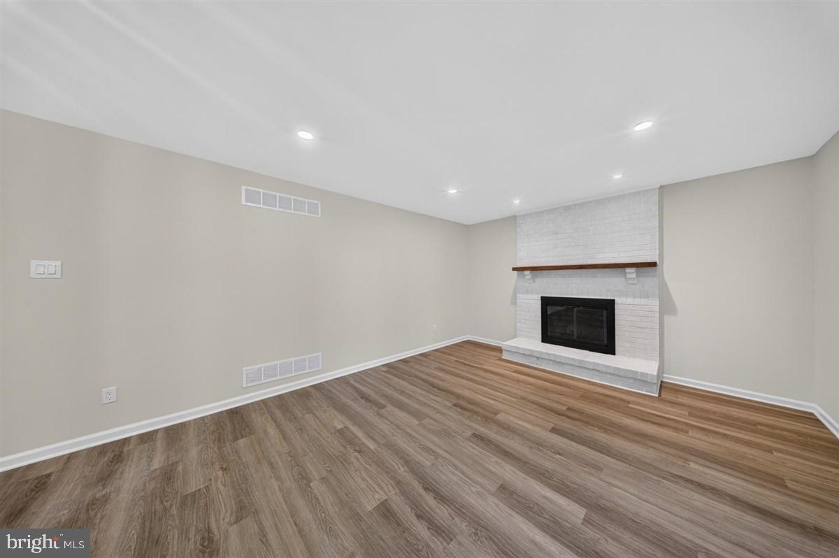 CHAPEL WOODS - Residential